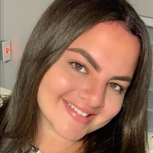 Meet your Posher, Gabriela